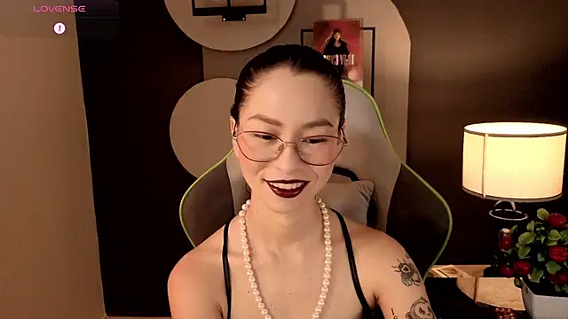 Chat +18 de rosse_98_ ao vivo