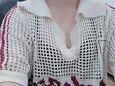 Kemmy_babe20 网络视讯表演