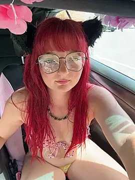 Show modela urpuppymoon na web-kameri