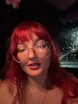 urpuppymoon Show in webcam