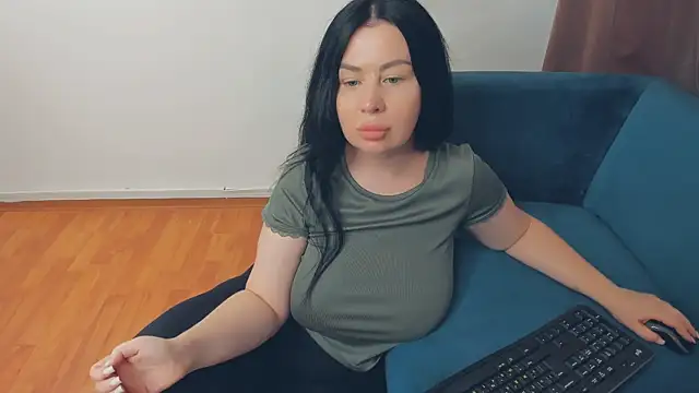 Show modela BrilliantGirll na web-kameri