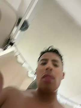 carlozxyz337's Webcam Show