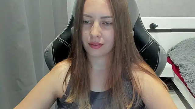 Chat +18 de Mia_shy1 ao vivo