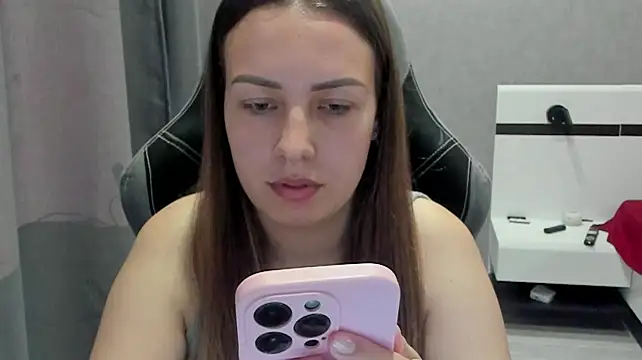 Mia_shy1's Live XXX Chat