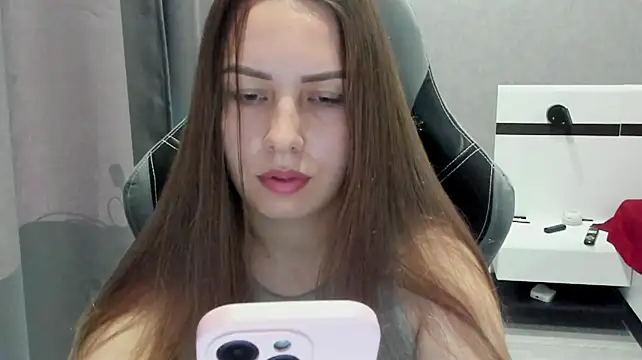 Mia_shy1 Adlı Modelin Canlı XXX Sohbeti