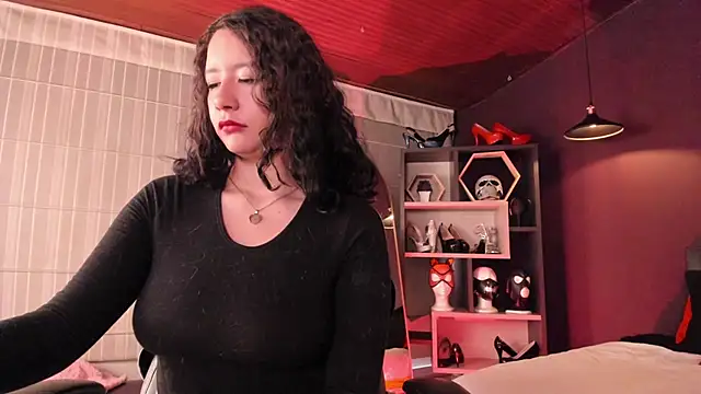 Moony_14 Show in webcam