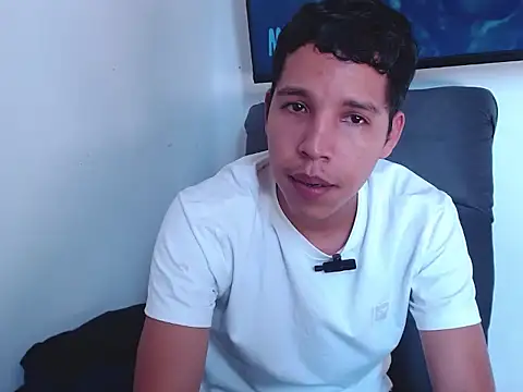 Show modela loggganfross na web-kameri