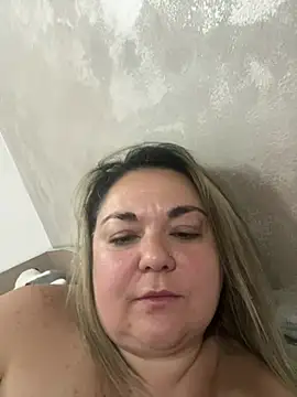 MikyVesela Chat XXX in diretta