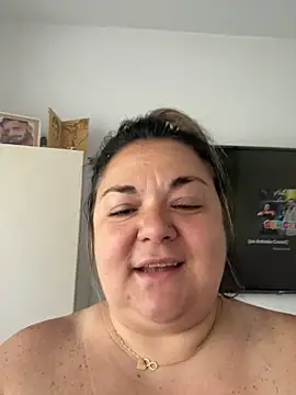 MikyVesela's Live Chat Room