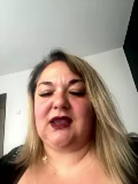 MikyVesela's Live XXX Chat