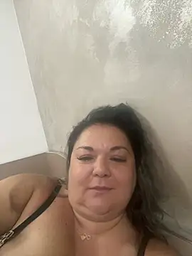 MikyVesela Chat XXX in diretta
