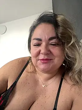دردشة MikyVesela الج نسية المباشرة