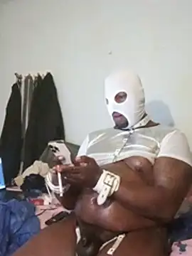 Kinkyblakk81: διαδικτυακό σόου στην κάμερα