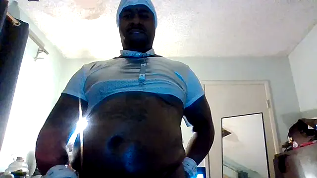 Show modela Kinkyblakk81 na web-kameri