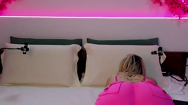 LeylaRosse élő XXX-chatje