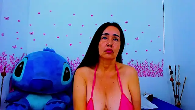 دردشة HorniestMilf الجنسية الم باشرة