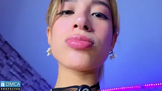 BellaOdisea's Live XXX Chat
