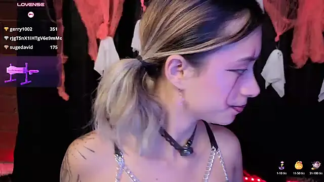 BellaOdisea's Webcam Show