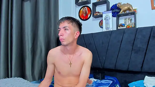 big-dicktop23 Adlı Modelin Web Kamerası Şovu