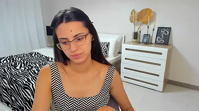 Jasmine_Stewart: онлайн-секс-чат