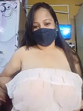Naughtysummi 网络视讯表演