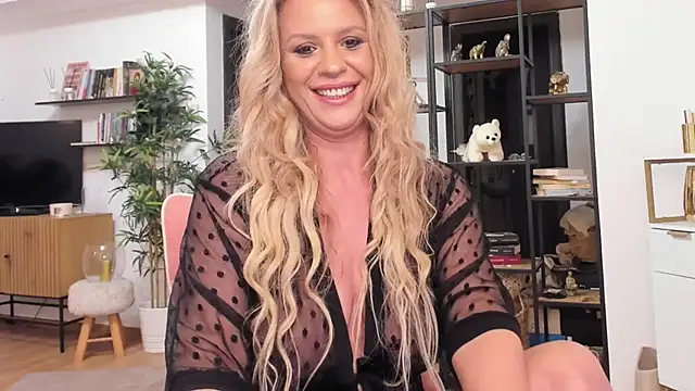 Smileyelyourgf Chat XXX live