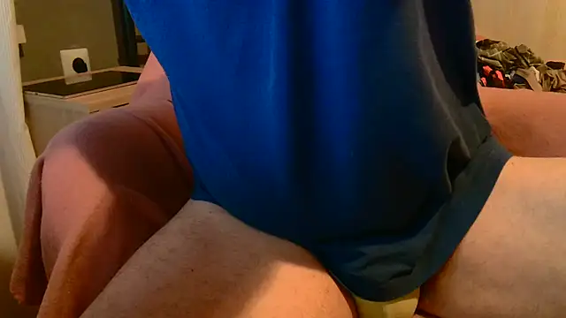T0Yforeskin 在線直播表演