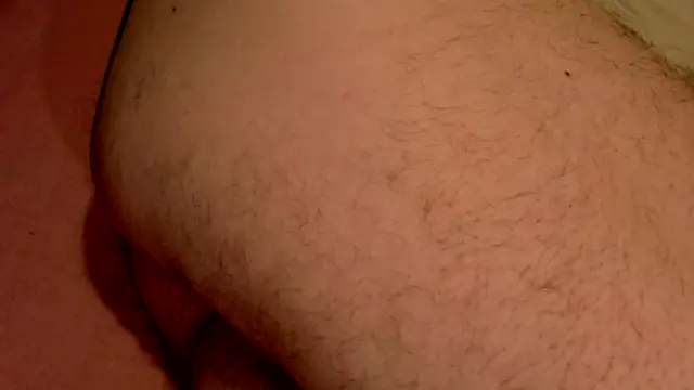 T0Yforeskin: διαδικτυακό σόου στην κάμερα