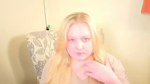 PhatAssBlond's Webcam Show