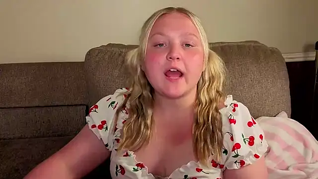 PhatAssBlond's Webcam Show