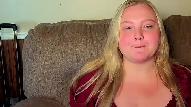 PhatAssBlond Adlı Modelin Canlı Sohbet Odası