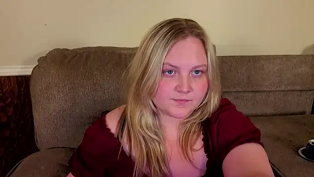 PhatAssBlond 网络视讯表演