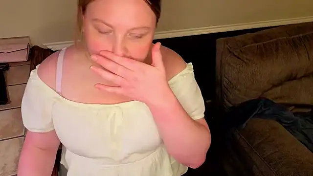 PhatAssBlond's Live XXX Chat
