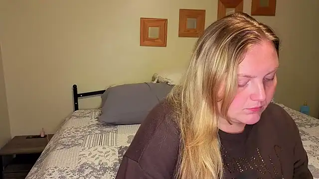 צ'אט XXX בשידור חי של Phatassblonde