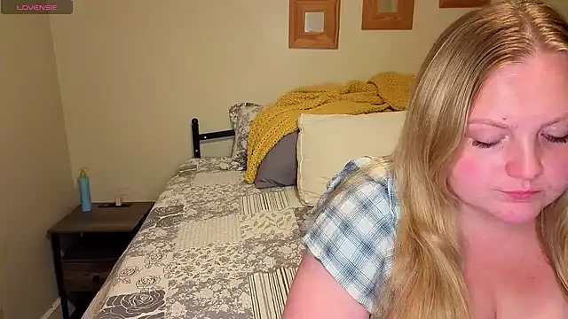 Phatassblonde webcam show
