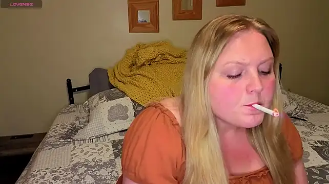 Phatassblonde's Webcam Show