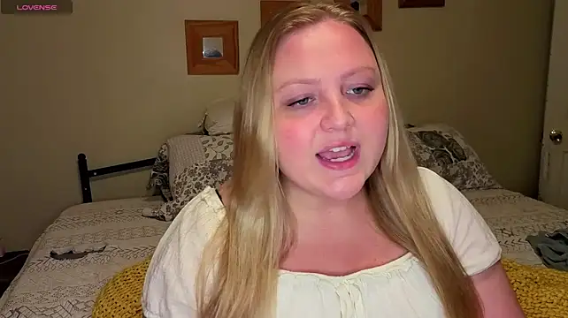 Phatassblonde élő XXX-chatje