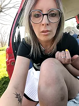 Jade_Emeraud Show in webcam