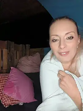 Jade_Emeraud Chat XXX in diretta