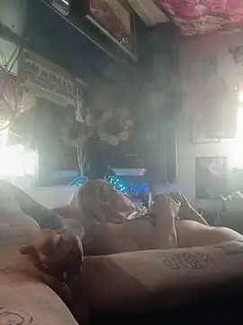 הופעת וובקאם של 2Hot2gether69