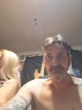 2Hot2gether69 网络视讯表演