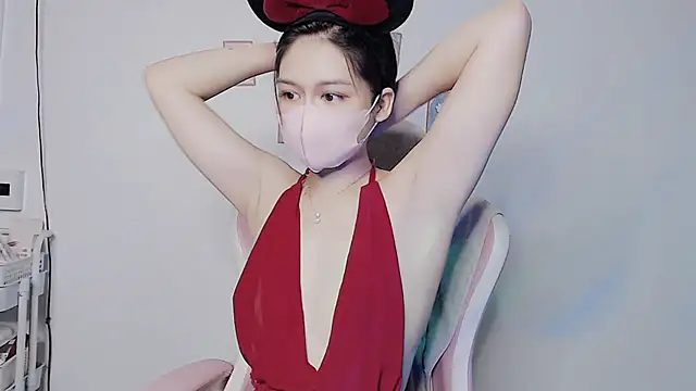 DearEmi-20's Live XXX Chat