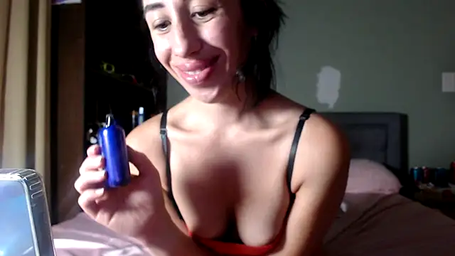 Chat +18 de petitebarbiexxx ao vivo