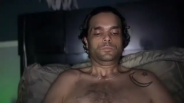icebergslim281: διαδικτυακό σόου στην κάμερα
