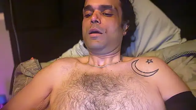 icebergslim281 Show in webcam