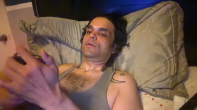 icebergslim281: διαδικτυακό σόου στην κάμερα