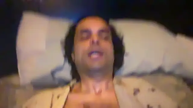 icebergslim281: διαδικτυακό σόου στην κάμερα