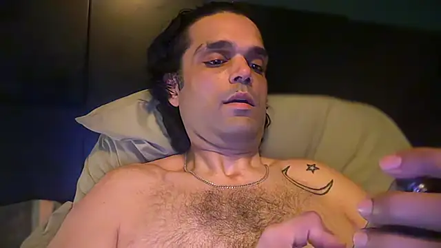 icebergslim281 Show in webcam