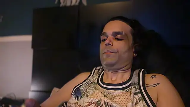 icebergslim281: διαδικτυακό σόου στην κάμερα