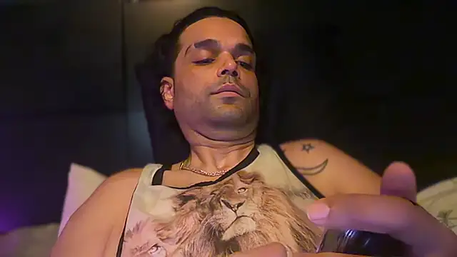 icebergslim281 Show in webcam